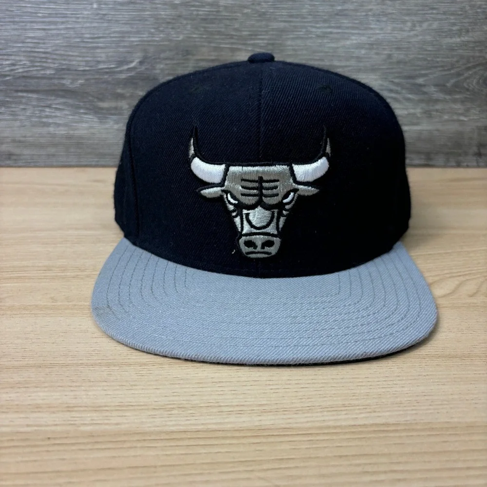 Chicago Bulls Hat Cap Snapback NBA Basketball Adidas‎ Flat Brim